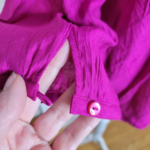 Chicos Bright Pink Pin tucked Beaded top Size 3 elbow 3/4 button cuff Sleeves - Picture 6 of 10